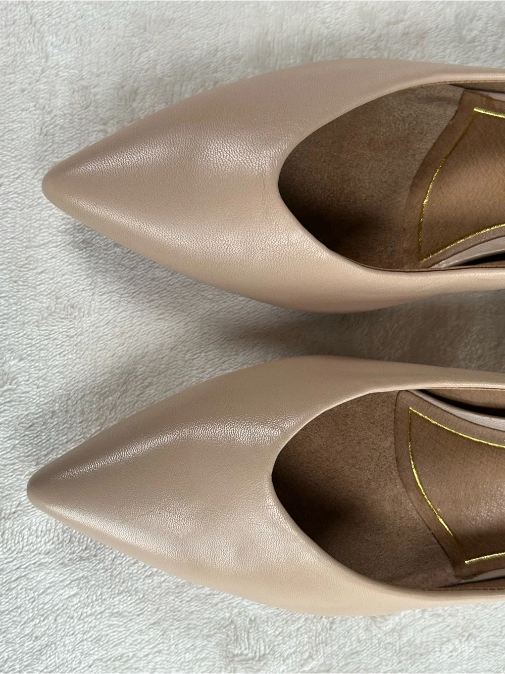 Vionic Josie Classic Pointed-Toe Kitten Heels Pumps Nude/Beige Women’s Size 7.5